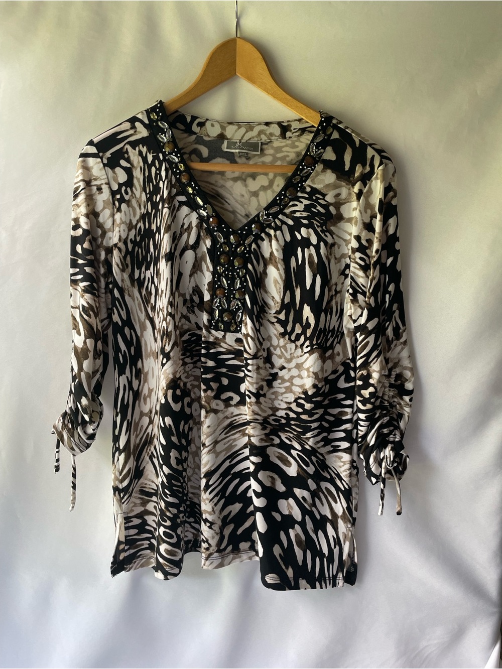 JM Collection Embellished Black & Cream V-Neck Women's Top